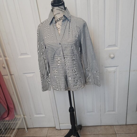 Grey striped shirt size medium - Picture 1 of 2